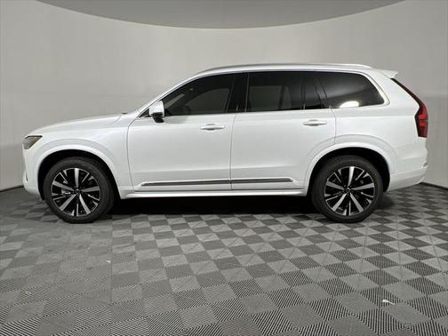 2025 Volvo XC90 B5 Core