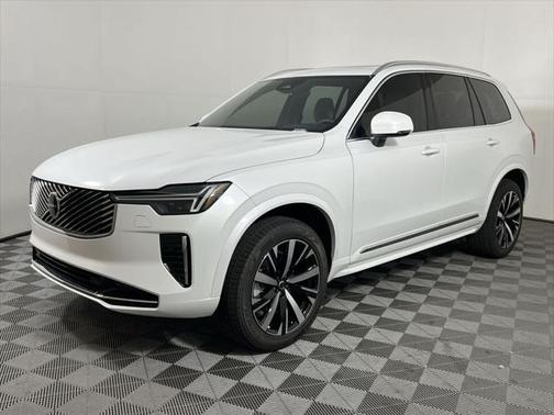 2025 Volvo XC90 B5 Core