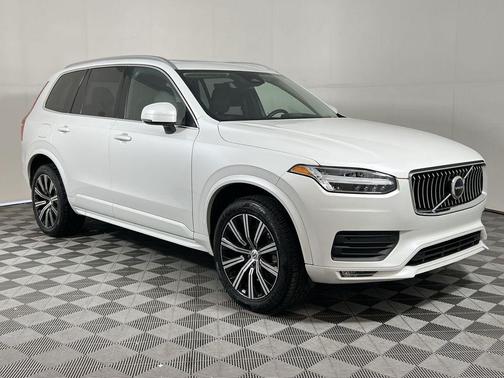 2023 Volvo XC90 B5 Core