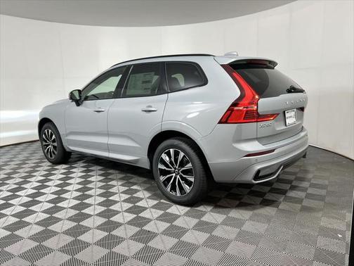 2025 Volvo XC60 B5 Core