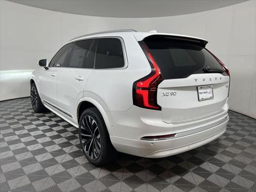 2025 Volvo XC90 Plug-In Hybrid T8 Plus 7-Seater