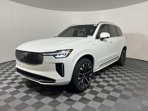 2025 Volvo XC90 Plug-In Hybrid T8 Plus 7-Seater