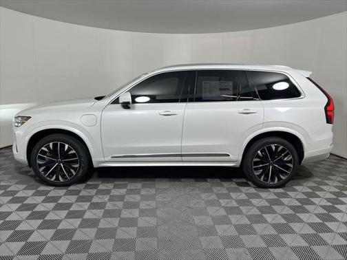 2025 Volvo XC90 Plug-In Hybrid T8 Plus 7-Seater