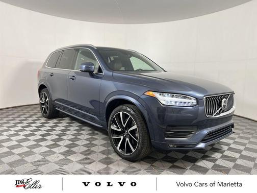 2022 Volvo XC90 T6 Momentum
