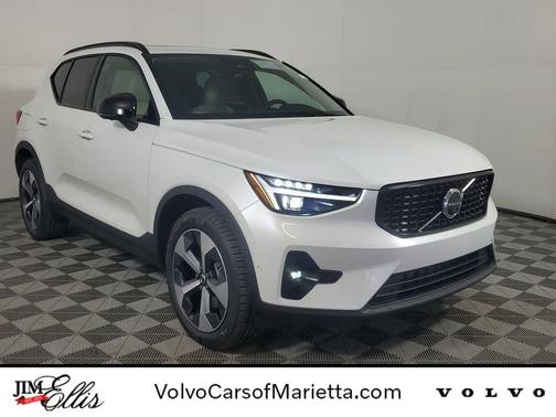 2026 Volvo XC40 Plus, B5 AWD Gas (mild hybrid), Dark