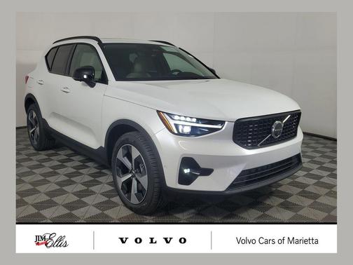 Crystal White 2026 Volvo XC40 Plus, B5 AWD Gas (mild hybrid), Dark