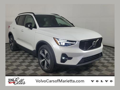 Crystal White 2026 Volvo XC40 Plus, B5 AWD Gas (mild hybrid), Dark