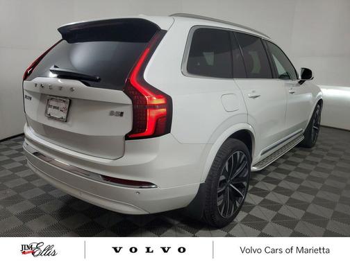 2025 Volvo XC90 B5 Core