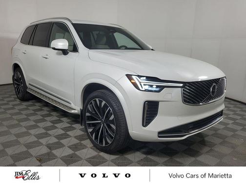 2025 Volvo XC90 B5 Core