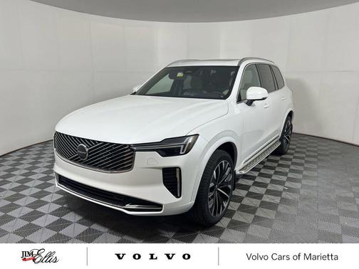 2025 Volvo XC90 B5 Core