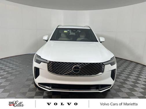 2025 Volvo XC90 B5 Core