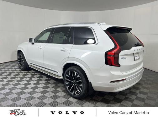 2025 Volvo XC90 B5 Core