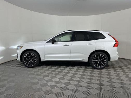 2026 Volvo XC60 B5 Ultra