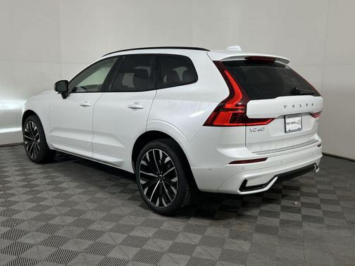 2026 Volvo XC60 B5 Ultra