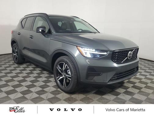 2026 Volvo XC40 Core, B5 AWD Gas (mild hybrid), Dark