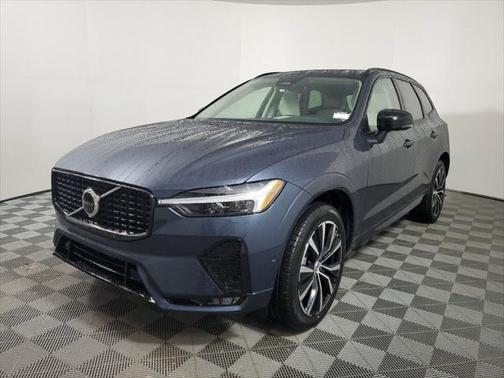 2025 Volvo XC60 B5 Plus