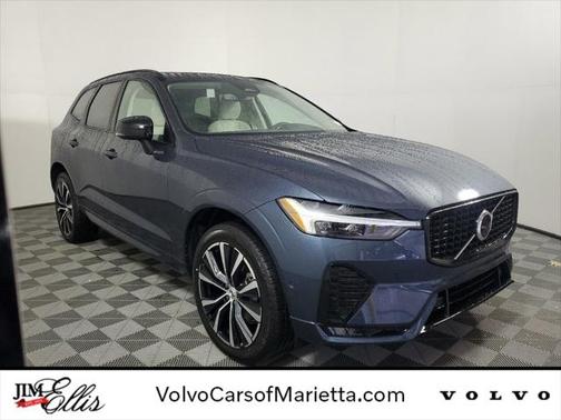 2025 Volvo XC60 B5 Plus