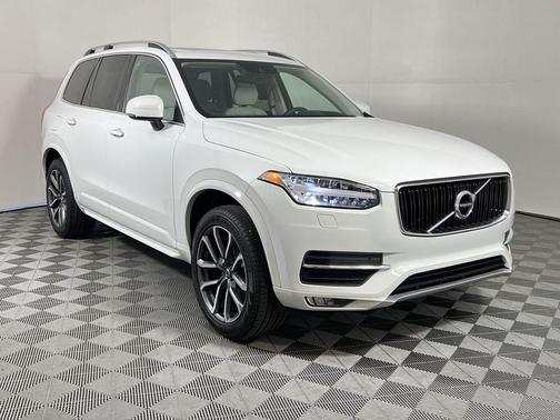 2018 Volvo XC90 T5 Momentum