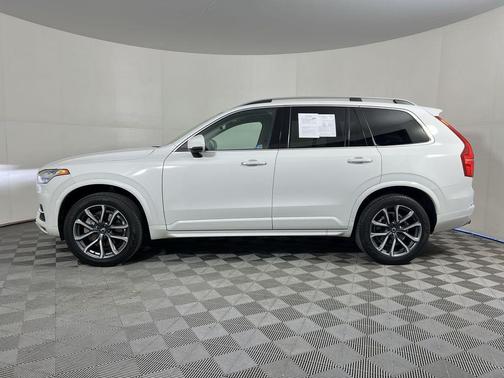 2018 Volvo XC90 T5 Momentum