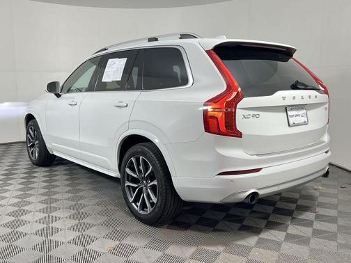 2018 Volvo XC90 T5 Momentum