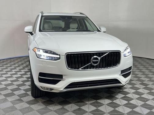 2018 Volvo XC90 T5 Momentum