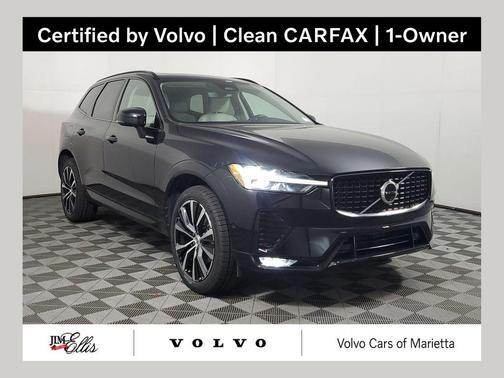 Onyx Black Metallic 2024 Volvo XC60 B5 Plus Dark Theme