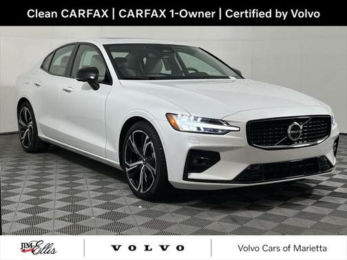 2024 Volvo S60 B5 Ultimate Dark Theme