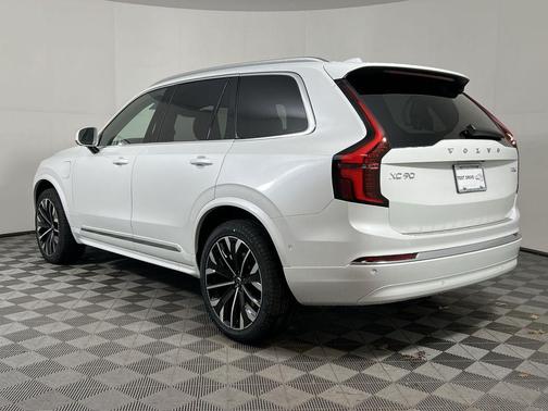 2026 Volvo XC90 Plug-In Hybrid T8 Plus 7-Seater