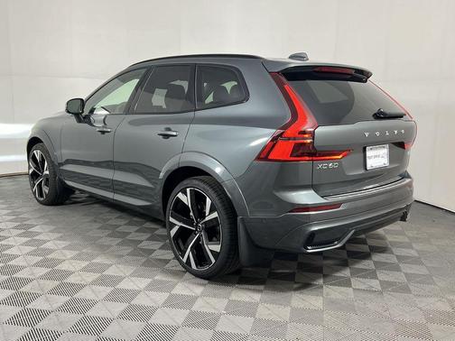 2026 Volvo XC60 B5 Ultra