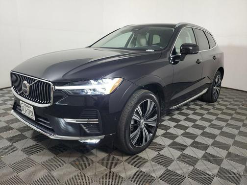 2023 Volvo XC60 B5 Ultimate Bright Theme
