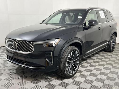 2025 Volvo XC90 B5 Plus 7-Seater