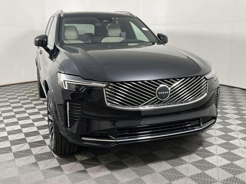 2025 Volvo XC90 B5 Plus 7-Seater