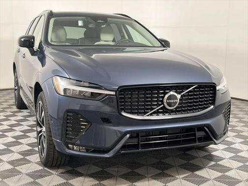 2025 Volvo XC60 B5 Plus