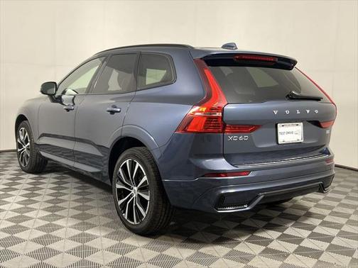 2025 Volvo XC60 B5 Plus
