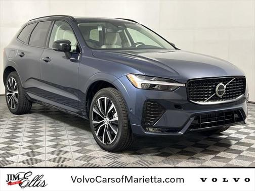 2025 Volvo XC60 B5 Plus