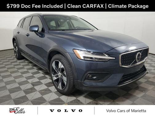 2026 Volvo V60 Cross Country Plus, B5 AWD Gas (mild hybrid)
