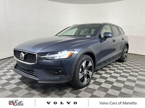 2026 Volvo V60 Cross Country B5 Plus