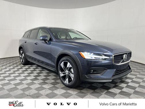 2026 Volvo V60 Cross Country B5 Plus
