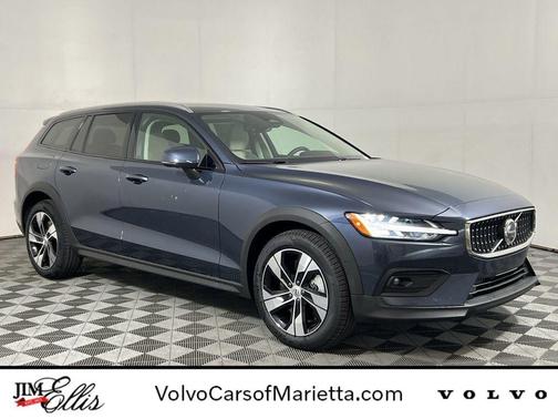 2026 Volvo V60 Cross Country B5 Plus