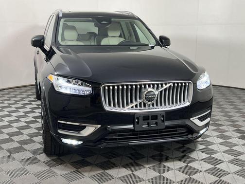 2024 Volvo XC90 B5 Plus Bright Theme