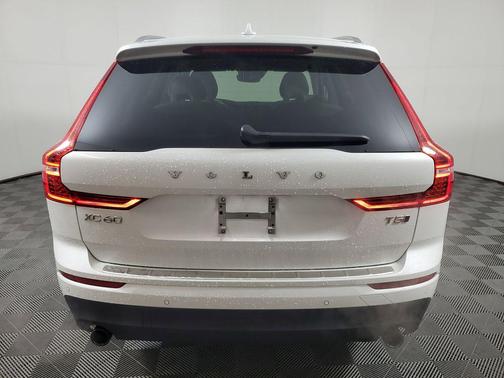 2018 Volvo XC60 T5 Momentum