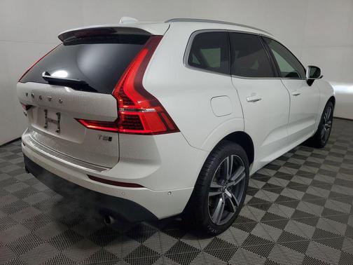2018 Volvo XC60 T5 Momentum