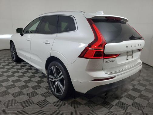 2018 Volvo XC60 T5 Momentum
