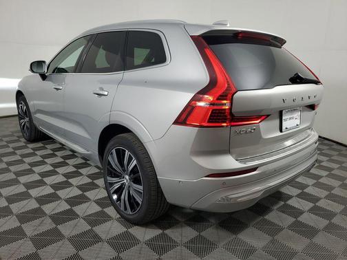 2023 Volvo XC60 B5 Plus Bright Theme