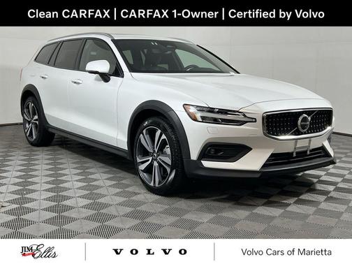 2025 Volvo V60 Cross Country B5 Plus