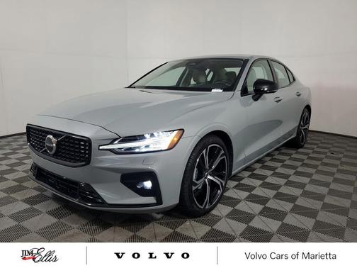 2024 Volvo S60 B5 Core Dark Theme