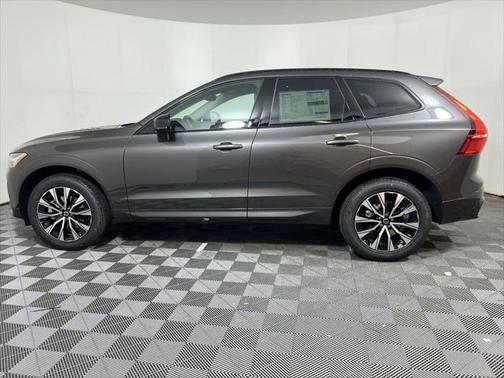 2025 Volvo XC60 B5 Core
