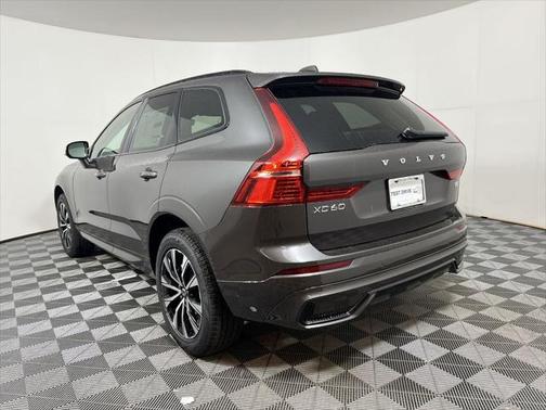 2025 Volvo XC60 B5 Core