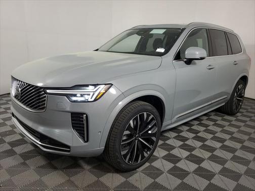 2025 Volvo XC90 B6 Plus 7-Seater