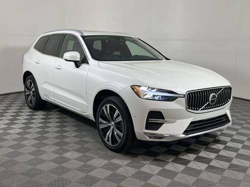 2022 Volvo XC60 B6 Inscription